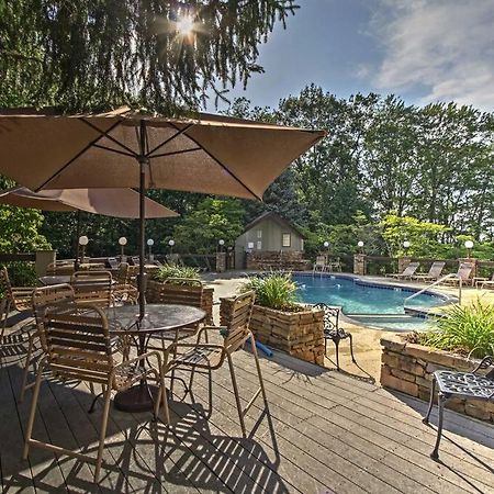 Lux Retro Getaway W/ Ober & Smoky Mtn Views! Villa Gatlinburg Dış mekan fotoğraf