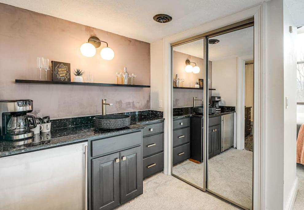 Lux Retro Getaway W/ Ober & Smoky Mtn Views! Villa Gatlinburg Dış mekan fotoğraf